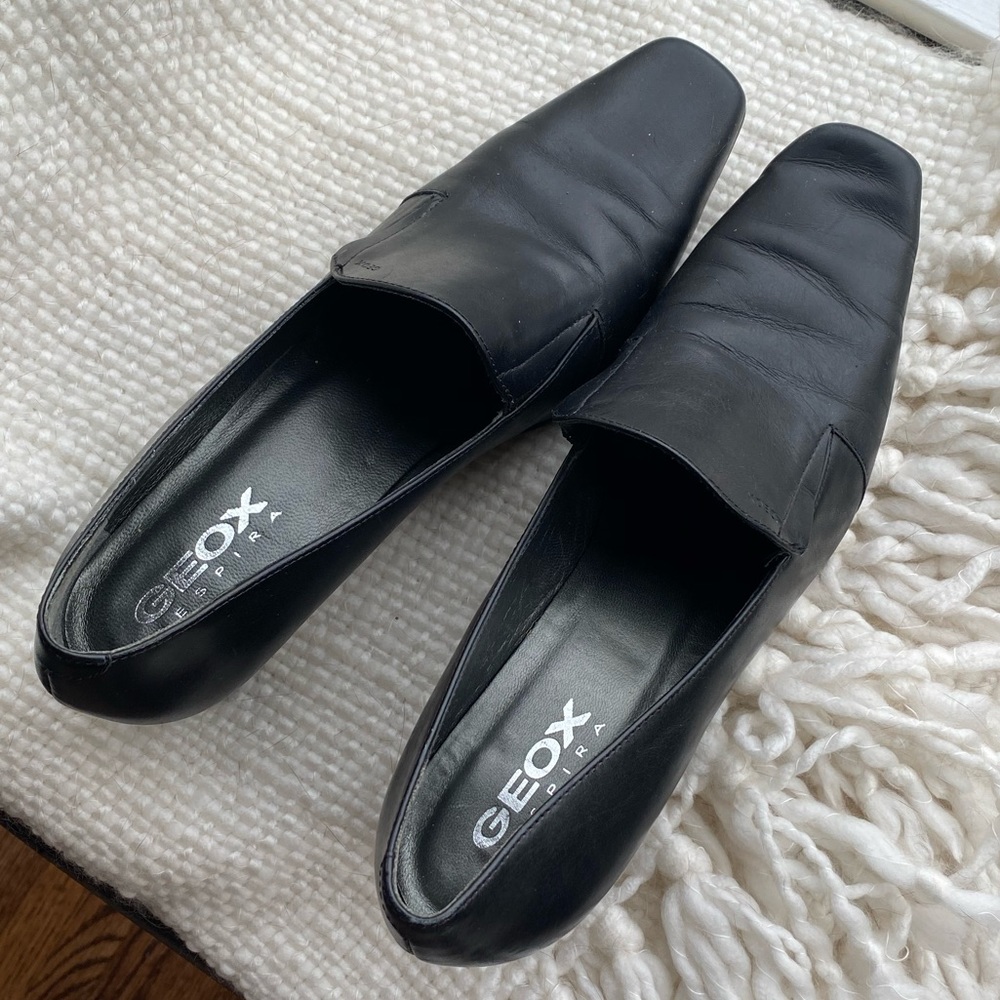 Geox black leather womens loafers sz 10 EUC
